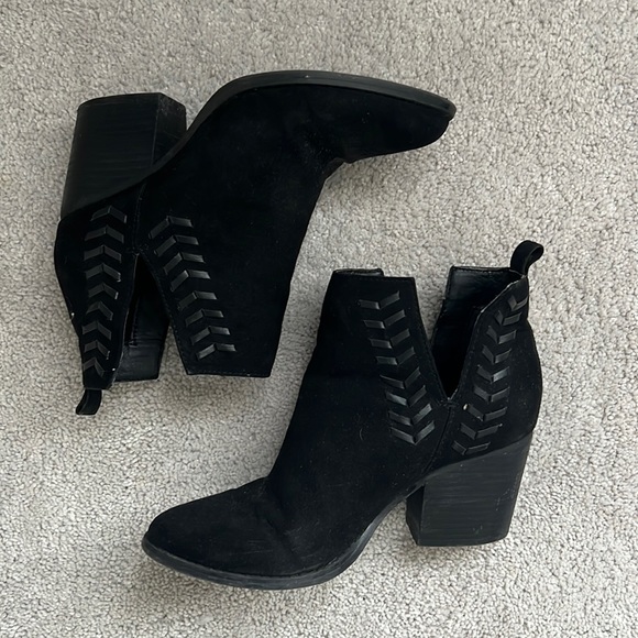 ankle boots - Picture 1 of 4